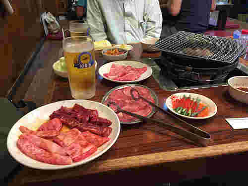 「たじま屋」の焼肉焼く風景