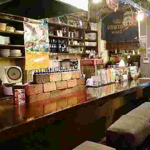 ヒーローズの店内カウンター