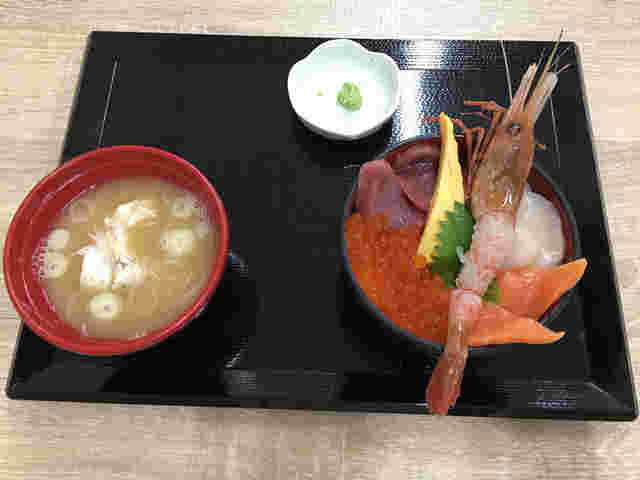 おもひで食堂のおもひで丼