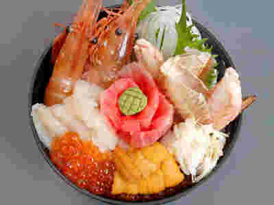 市場亭の全部丼