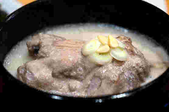 高麗参鶏湯の参鶏湯