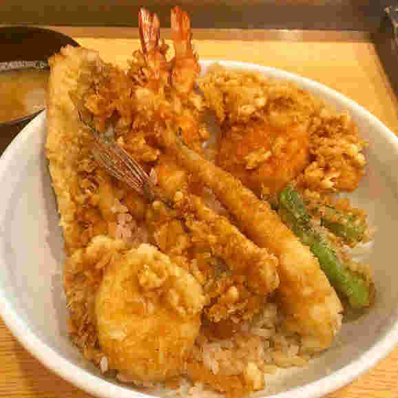 築地で頂く天丼