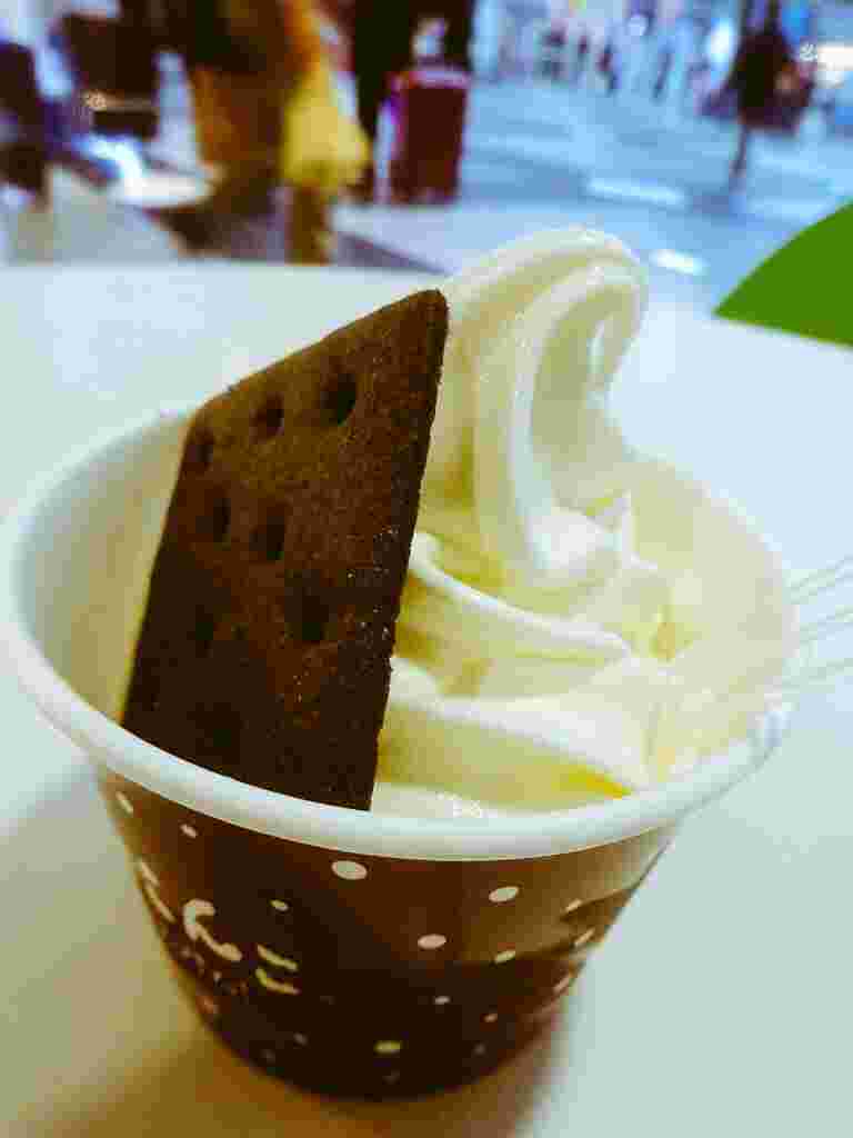 雪やこんこまじりっけなしソフトクリーム