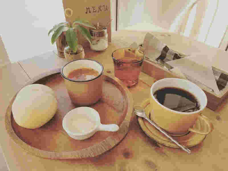 パンとスープとコーヒーのセット