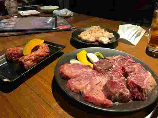 貴闘力の厚切りカットの肉