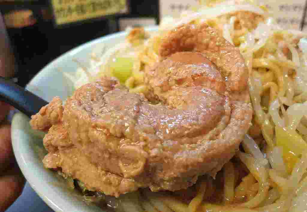 立川マシマシのチャーシュー