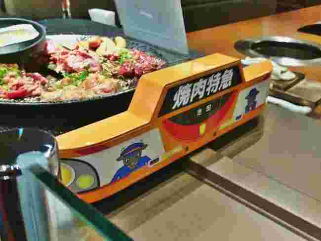 焼肉特急の店内