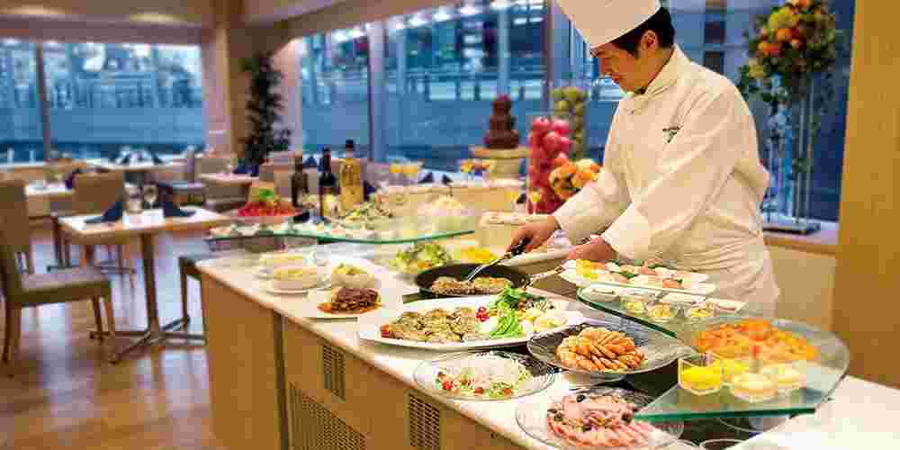 京王プラザホテル八王子 レストラン ル クレールの調理風景