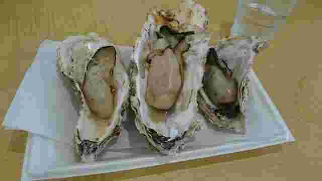 竹雀庵の殻付き焼き牡蠣