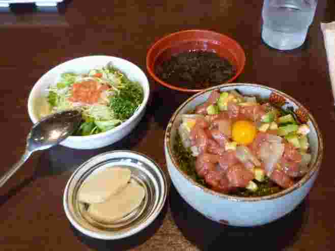 きくよ食堂ベイエリア店の海鮮ユッケぶっかけ丼