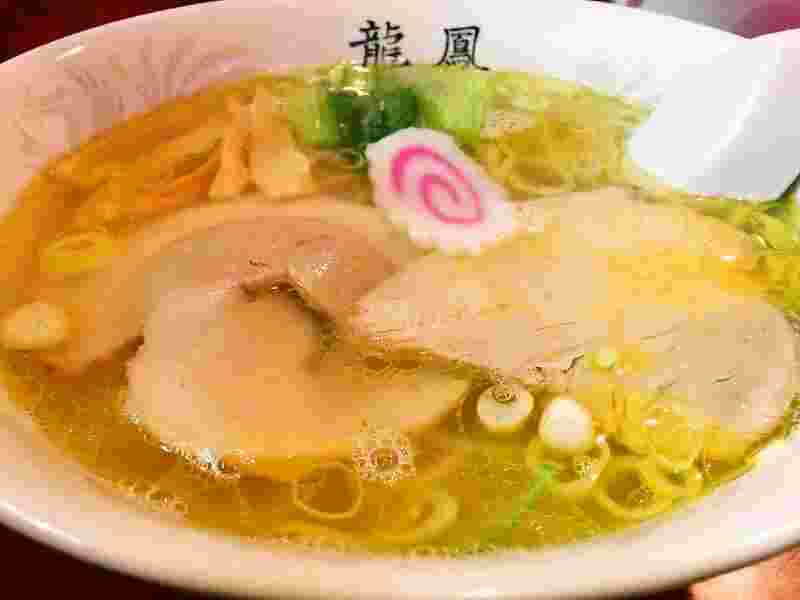 新函館らーめん龍鳳 大門横丁店・黄金の塩ラーメン