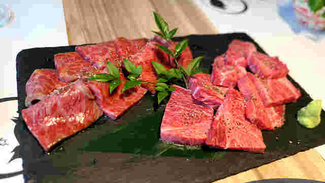 柳橋焼にく わにく