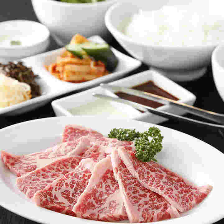 黒毛和牛をランチで楽しめる「焼肉の牛太 本陣」
