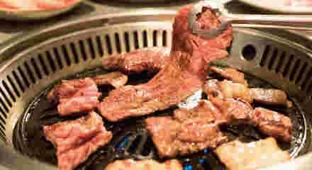 塩焼肉と甘辛鍋の店ぜろはち 難波OCAT店のお肉