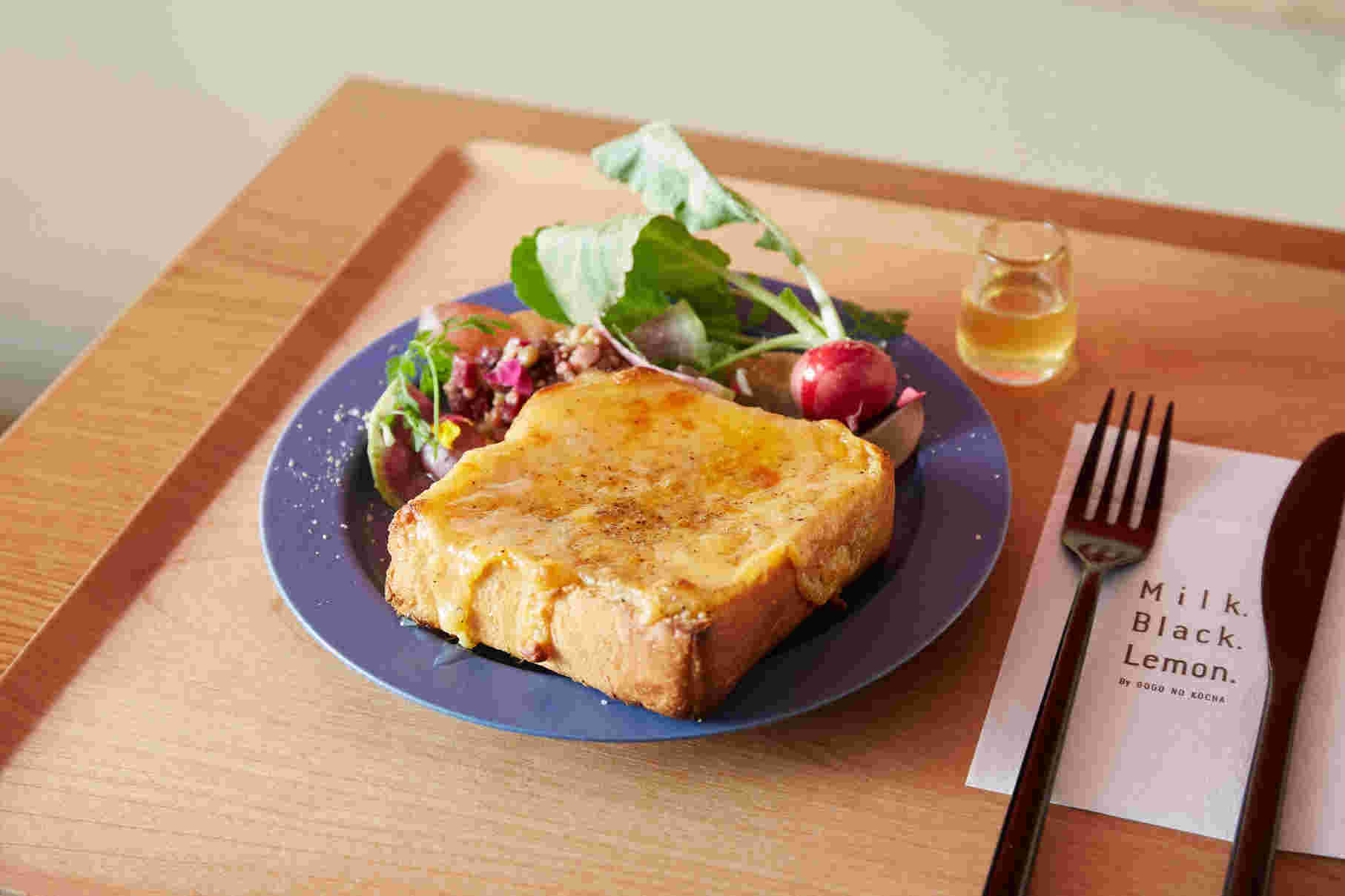 とろけるチーズトースト