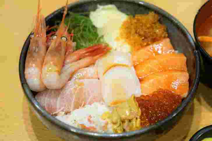 小樽ポセイ丼の海鮮丼