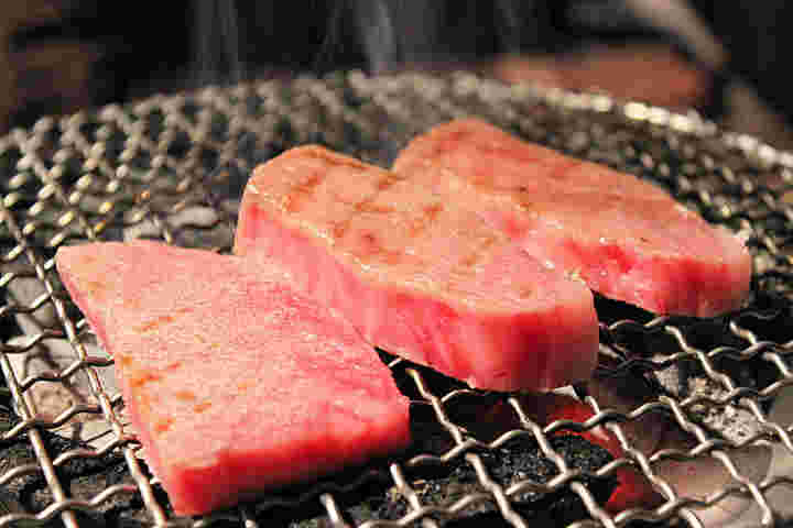 口の中でとろけそうな塩上カルビ