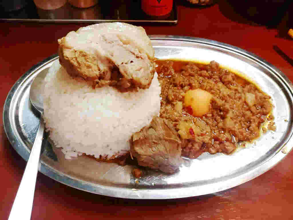 肉の旨味引き立つマシライスの画像