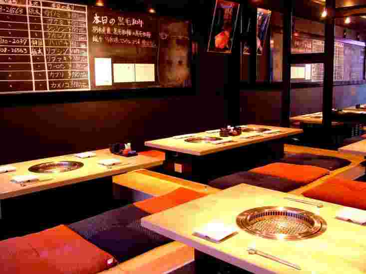 闘牛門の店内