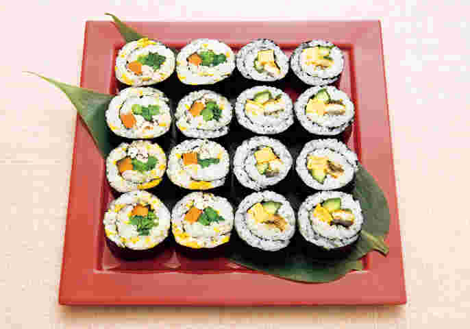 綺麗に並べた海苔巻き