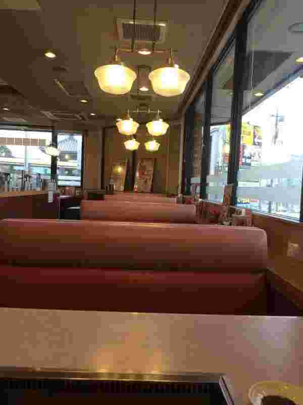 安楽亭町田森野店の店内