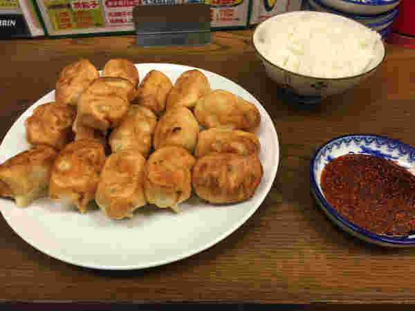「ホワイト餃子・広島店」定食