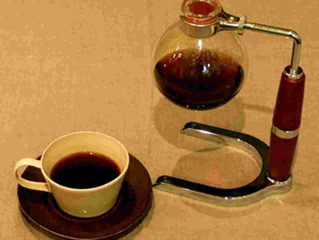 サイフォン式で味わえるこだわりの珈琲