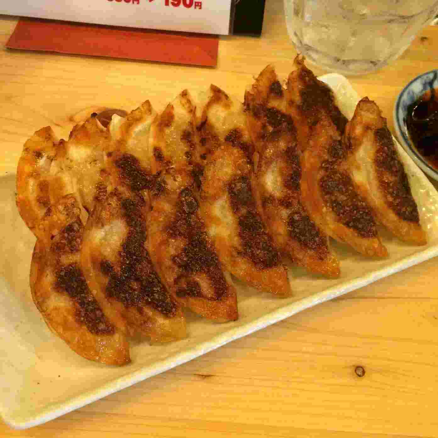 「餃子ノ酒場ロッキー」餃子