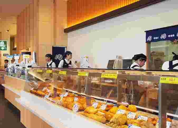 かま栄の店内