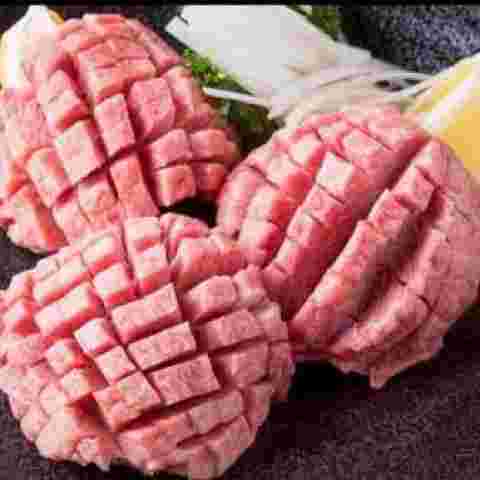 品のある切れ込みがしてあるお肉