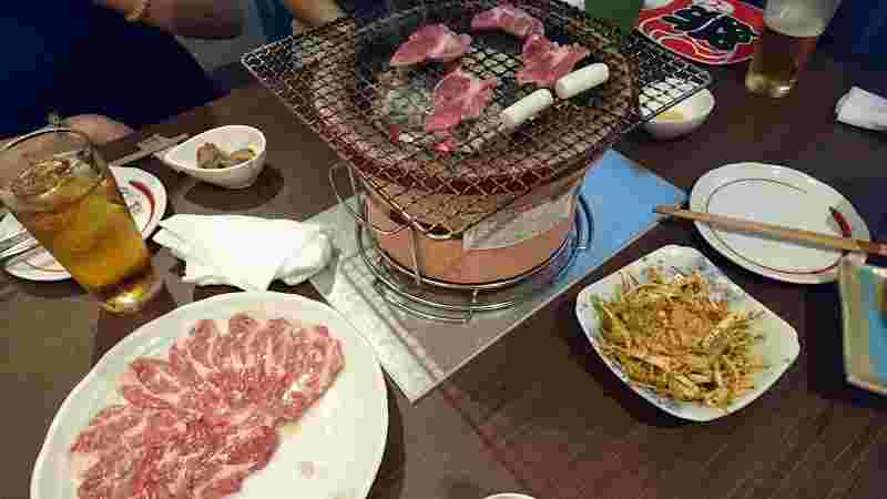 網で焼くジンギスカン