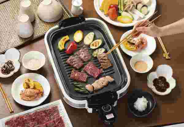 焼肉を楽しんでいる様子