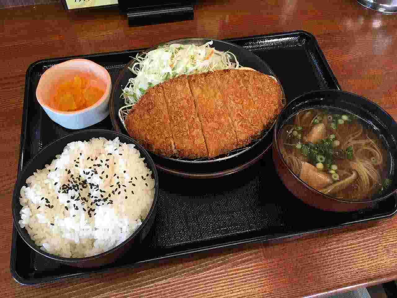 小樽なると屋メンチカツ定食