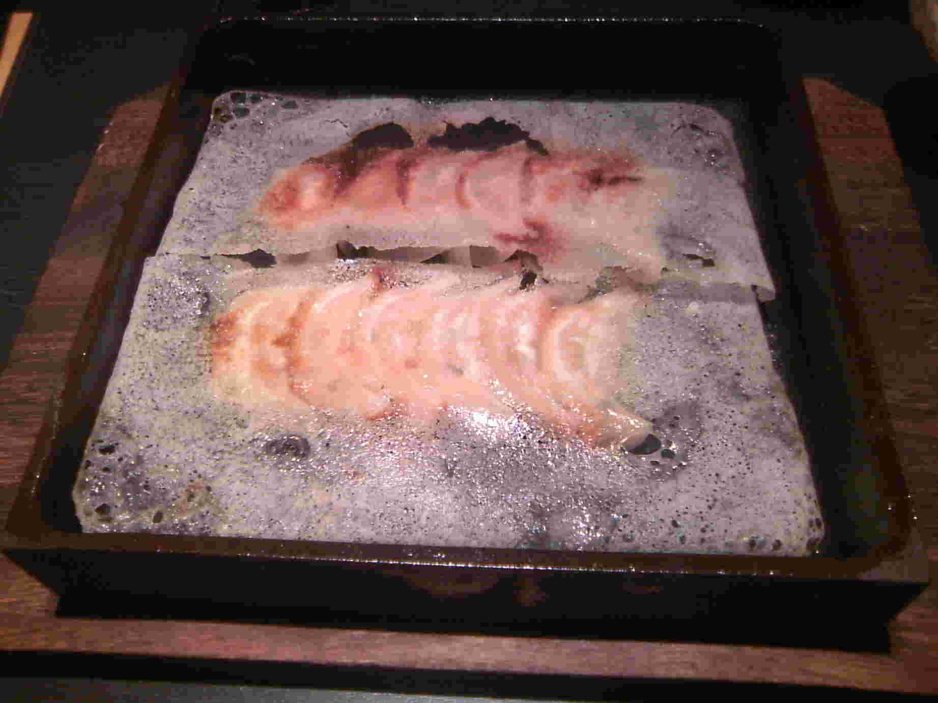 「博多鉄鍋・壱弐参店」の餃子