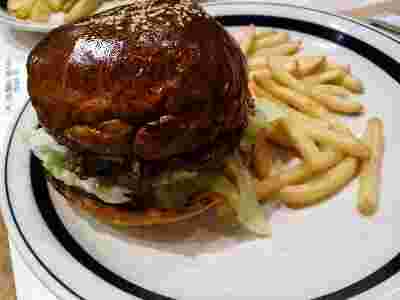 ハンバーガーとポテト