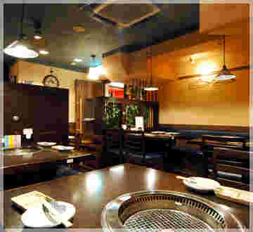 焼肉肉の街の店内