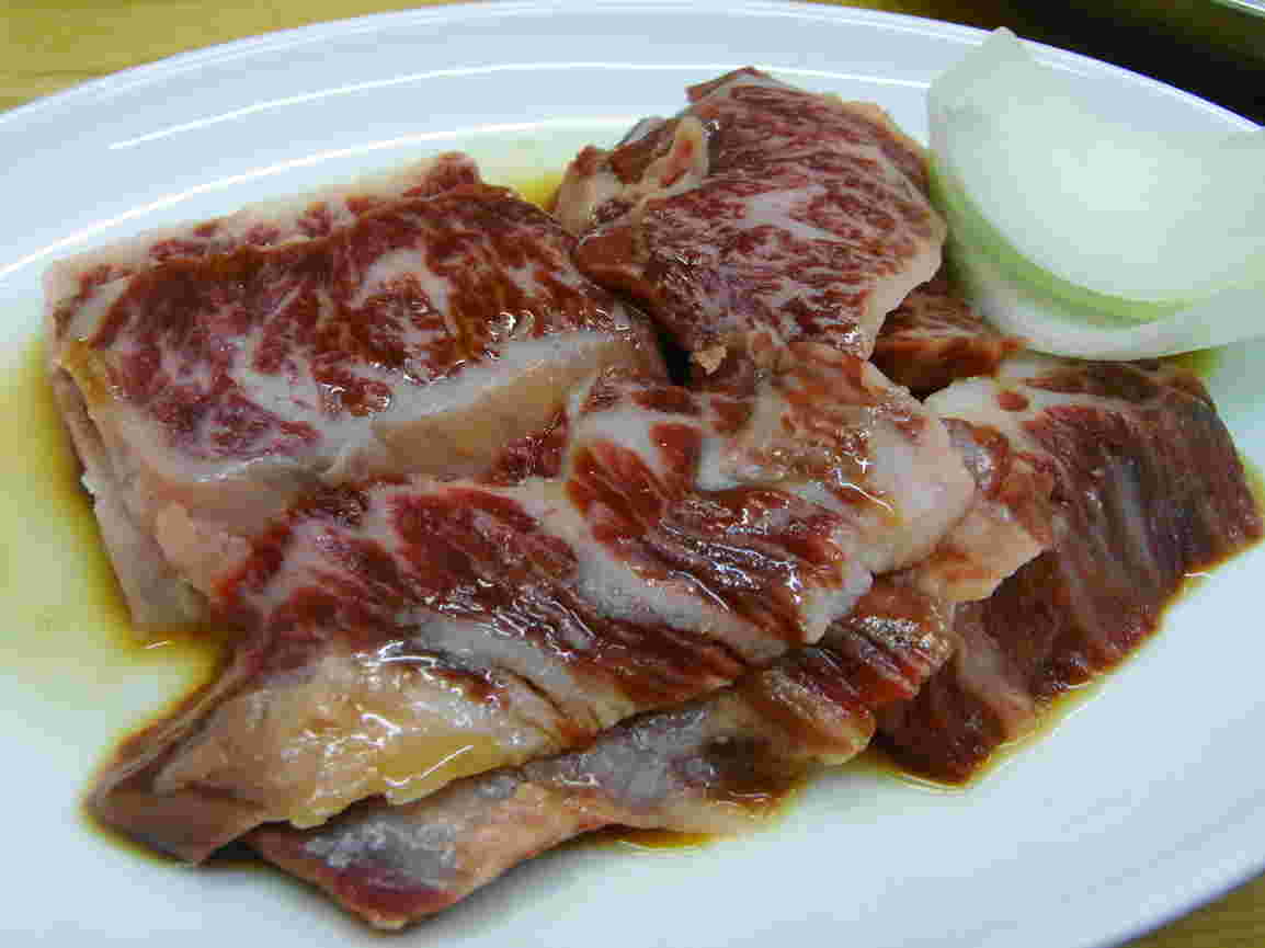 じっくり漬け込まれた肉