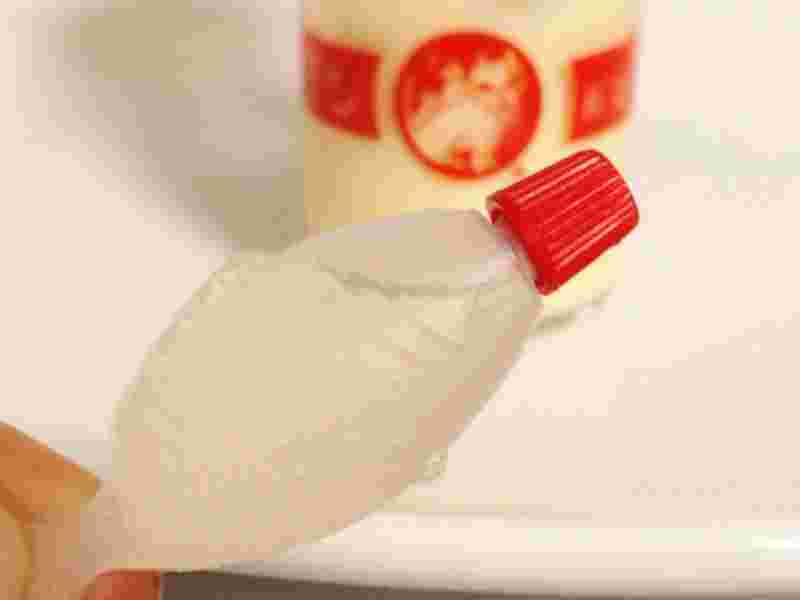 プリンに付いたレモンソース