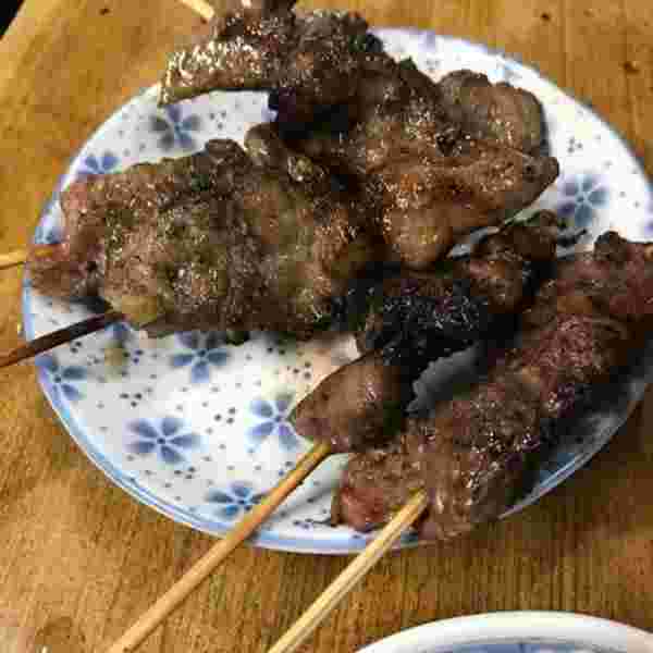 松よしのホルモン串焼き