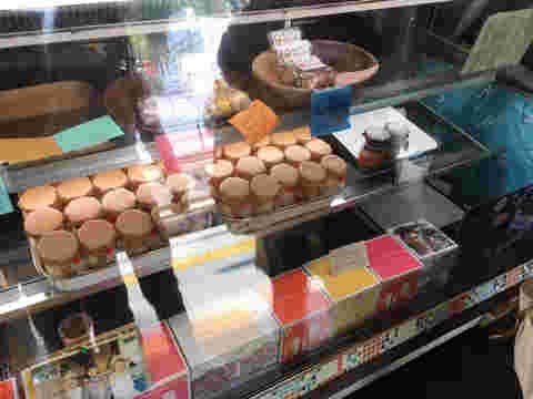 おやつとやまねこのショーケース