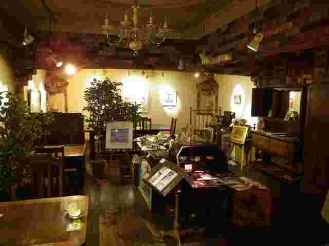 詩瑠絵燈の店内