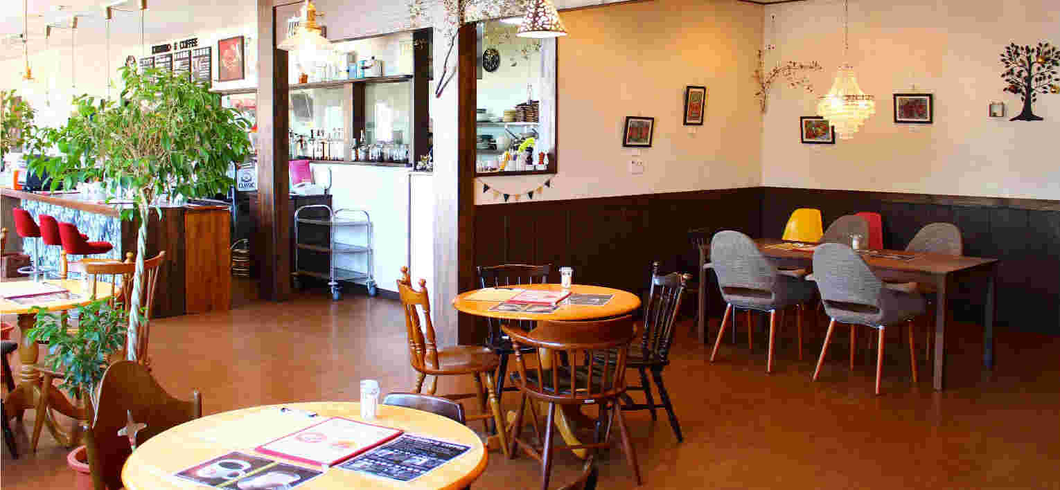 ユアーズダイニングの店内