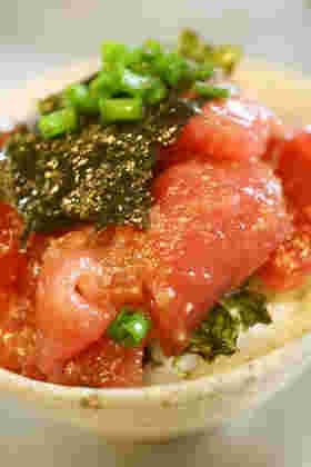 韓国風ピリ辛マグロの漬け丼」