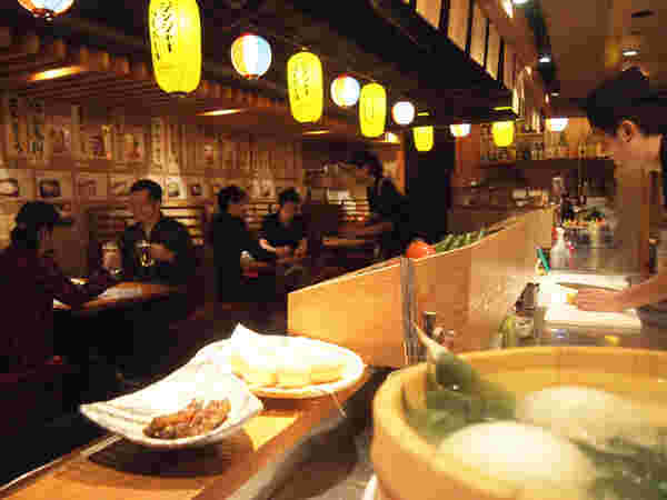 活気があり美味しい料理が揃うお店