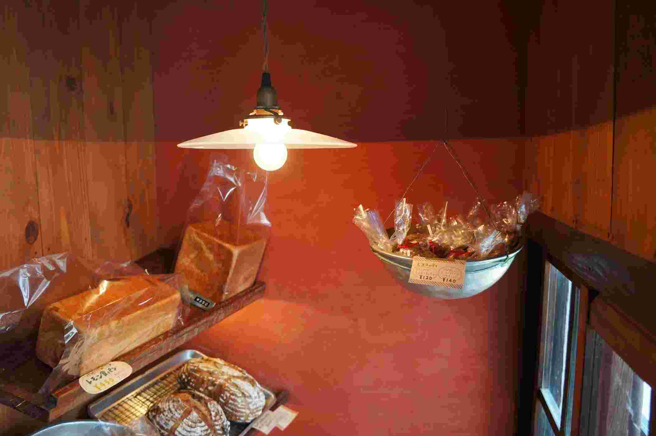 「ネコノテパン工場」店内