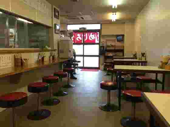 「めじろ」店内