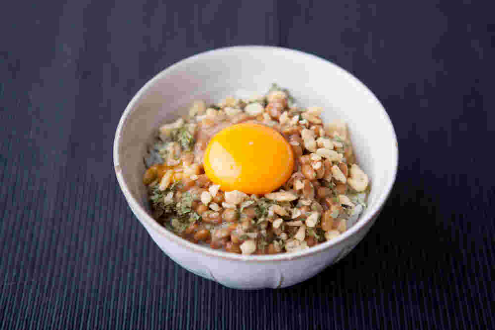 男飯にはピッタリ！「納豆と卵のぶっかけご飯」