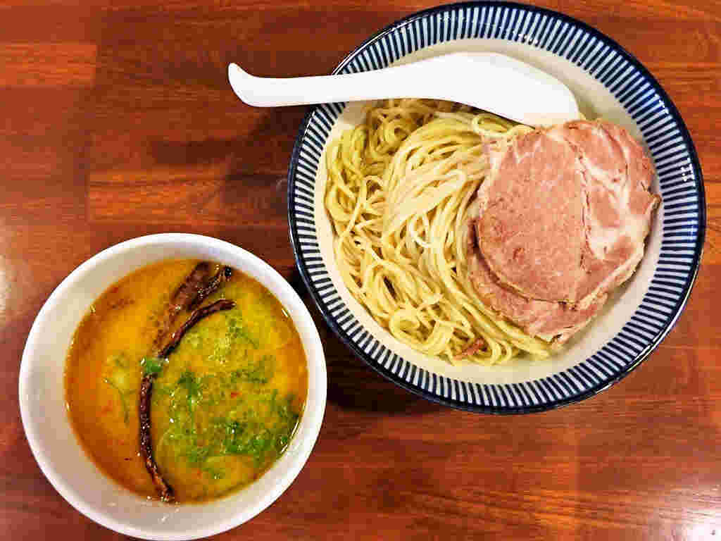 雨は、やさしくの味噌つけ麺