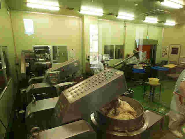 かま栄の工場の機械