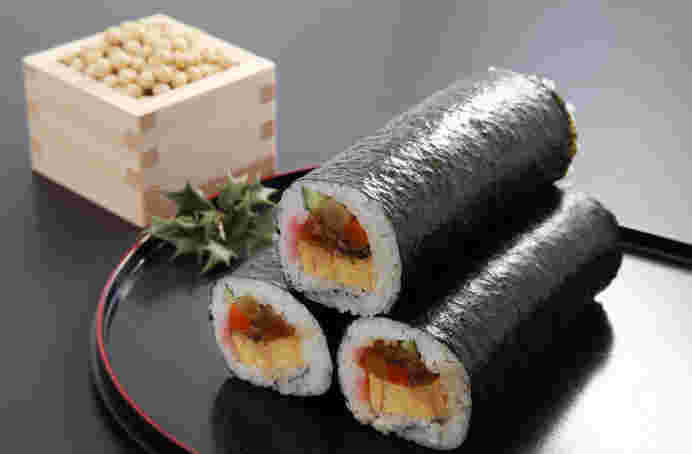 豆と恵方巻き